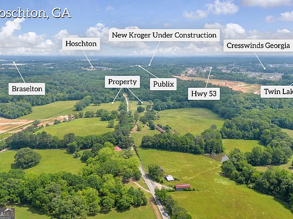 3rd image of 586 Covered Bridge Rd