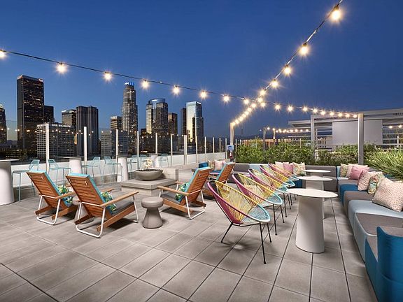 Rooftop Amenity Deck