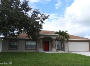 1535 Heartwellville St NW, Palm Bay, FL 32907