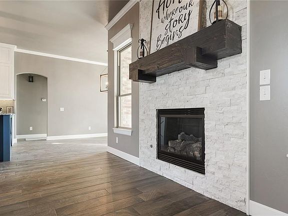 5th image of 1433 Auburn Cir