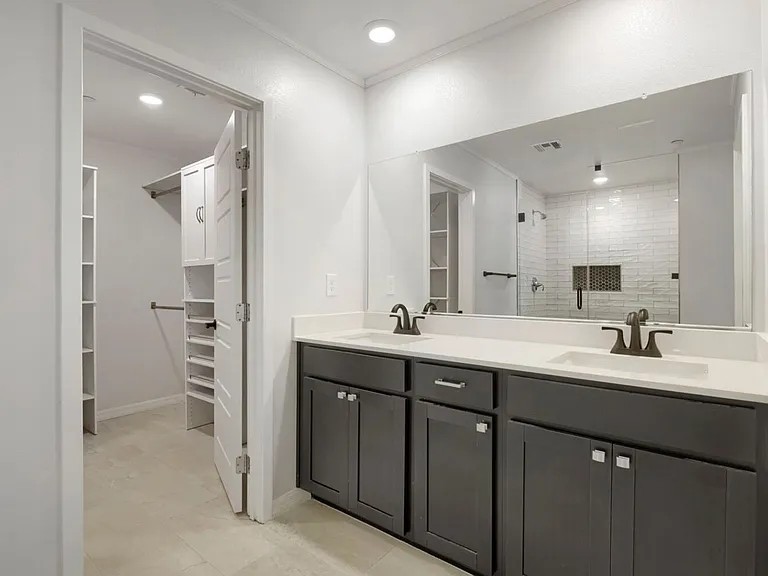 9493 Sky Pointe Dr — Photo 13