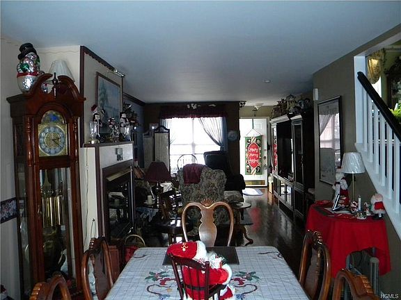 5th image of 122 Highwood Dr #122