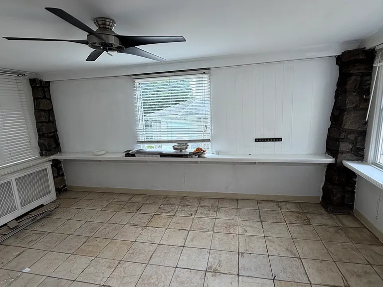302 Shadeland Ave — Photo 8