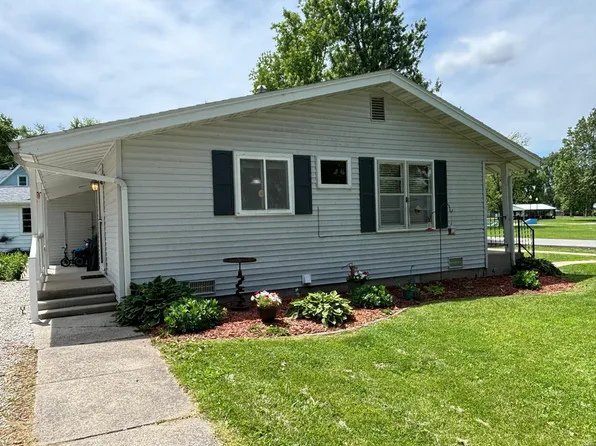 402 S Washington St, Monroe City, MO 63456