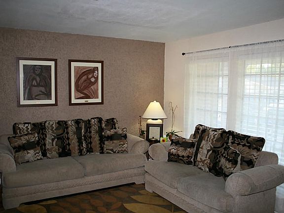 Open Living Room with great natural light and hardwood floors