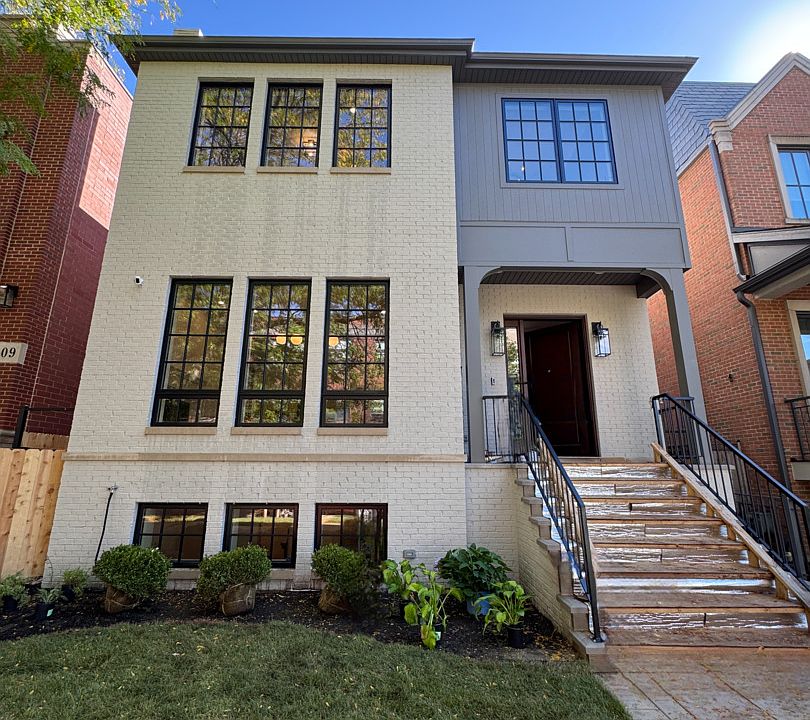 1st image of 3905 N Leavitt St