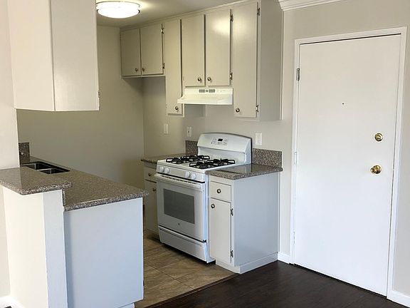 4th image of 5711 Camellia Ave APT 202