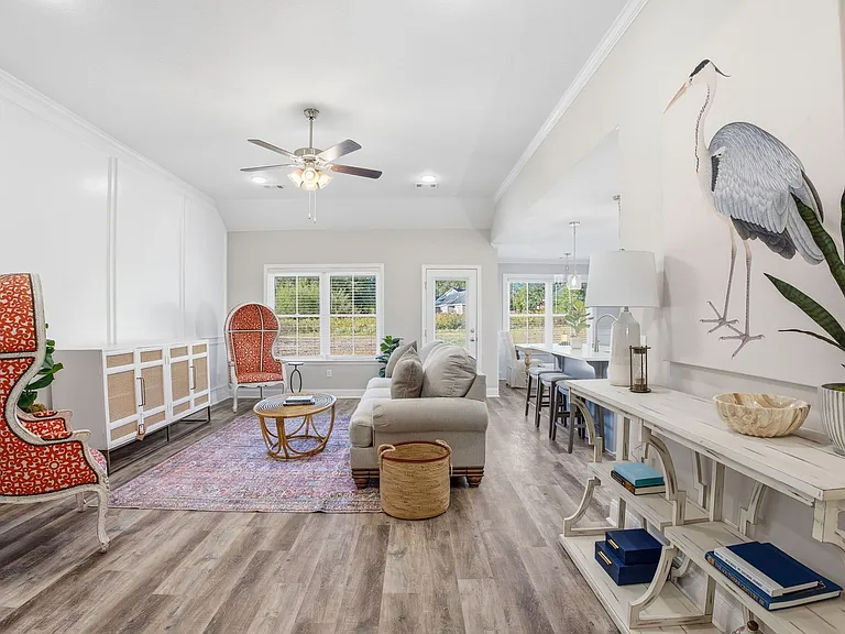 303 Latitude Ln — Photo 5