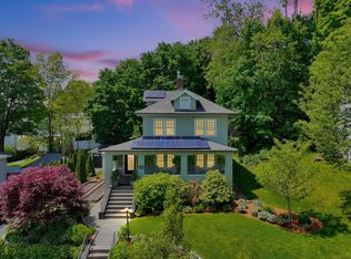 16 Vesper St, Worcester, MA 01602