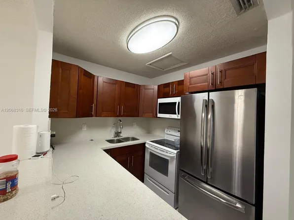 6540 W 26th Dr APT 24-60, Hialeah, FL 33016