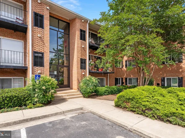 1805 William St Unit 207B, Fredericksburg, VA 22401