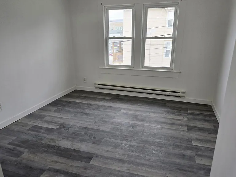 1136 Luzerne St #1136 — Photo 9