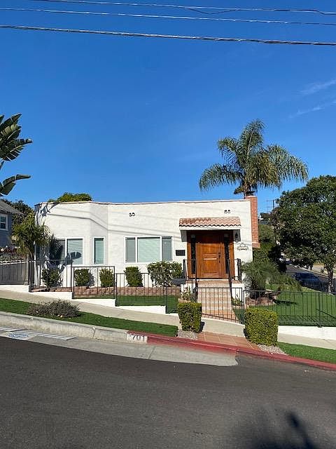 1st image of 701 W Mariposa Ave