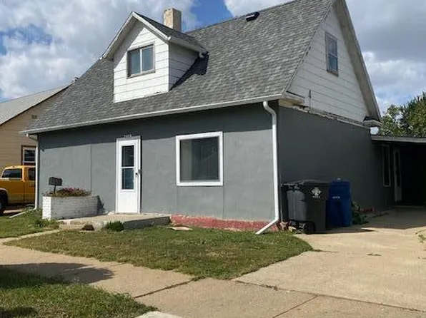 430 1st St SW, Dickinson, ND 58601