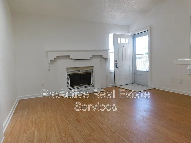 603 Spirit Ct #1 — Photo 5