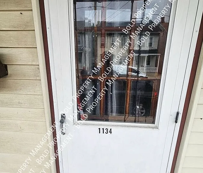 1134 Mifflin St — Photo 11