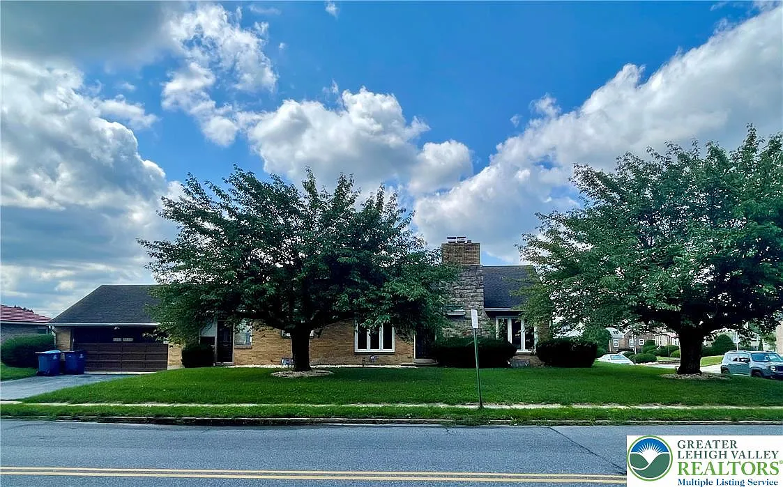 3 bed, 2.0 bath, 1578 sqft, $2,800 — Photo 1