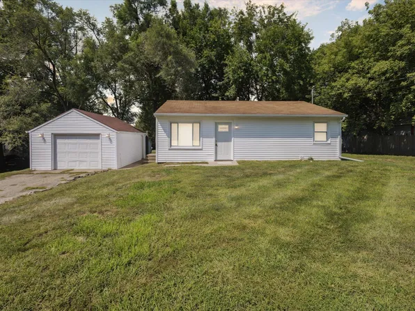 906 Floyd Ave, Jackson, MI 49203