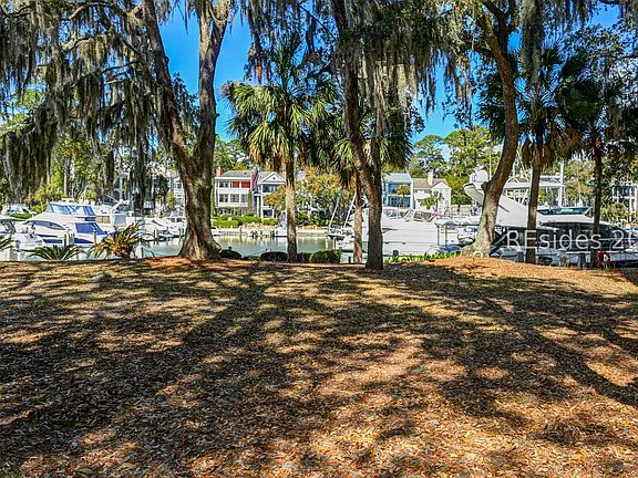 2nd image of 4 Post Mill Rd