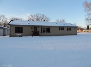 1360 Downing Ave, Benton Harbor, MI 49022