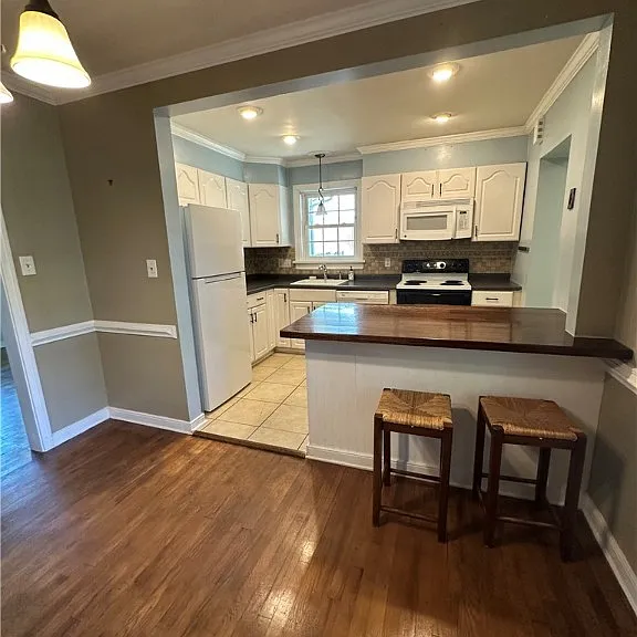 9004 Sparrow Dr — Photo 4