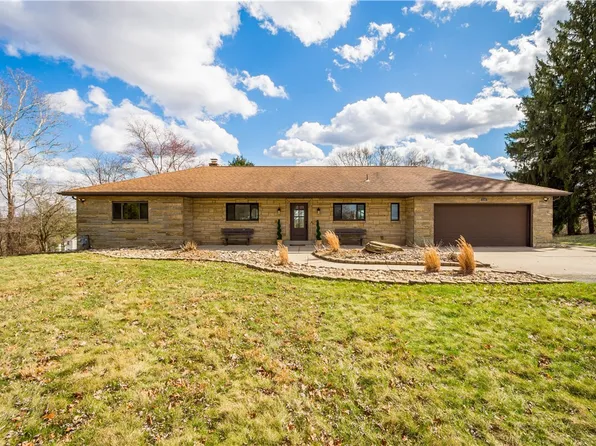 330 Center Grange Rd, Monaca, PA 15061