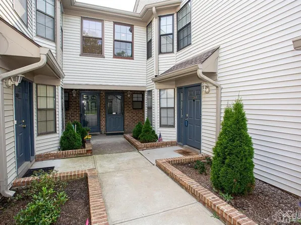 2609 Lighthouse Ln, Parlin, NJ 08859