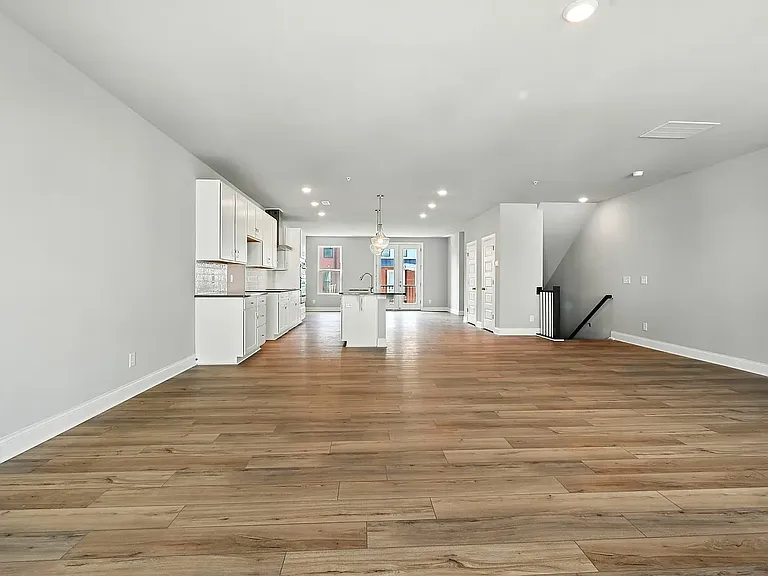 1232 S Person St #201 — Photo 9