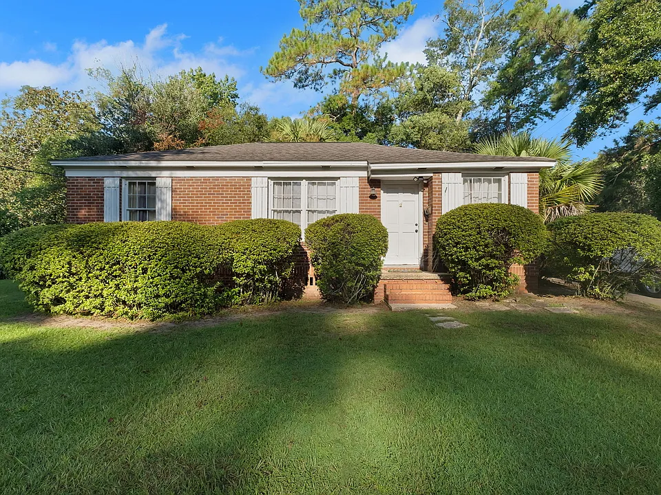 1216 Spottswood Dr