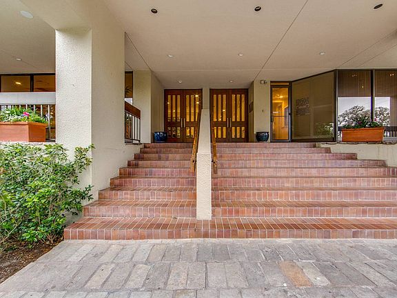 3rd image of 4001 N New Braunfels Ave APT 204