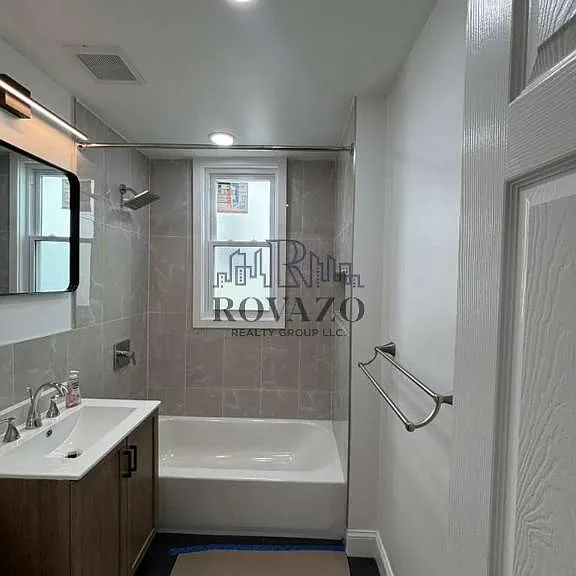 105-107 Schley St #2L — Photo 7