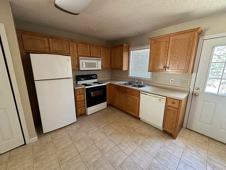 2320 Howard Arnett Rd #A — Photo 6