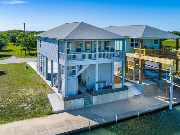 2005 Nelson Ave, Pt Bolivar, TX 77650