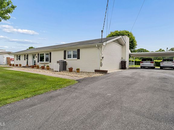 4th image of 219 Cherry Ln