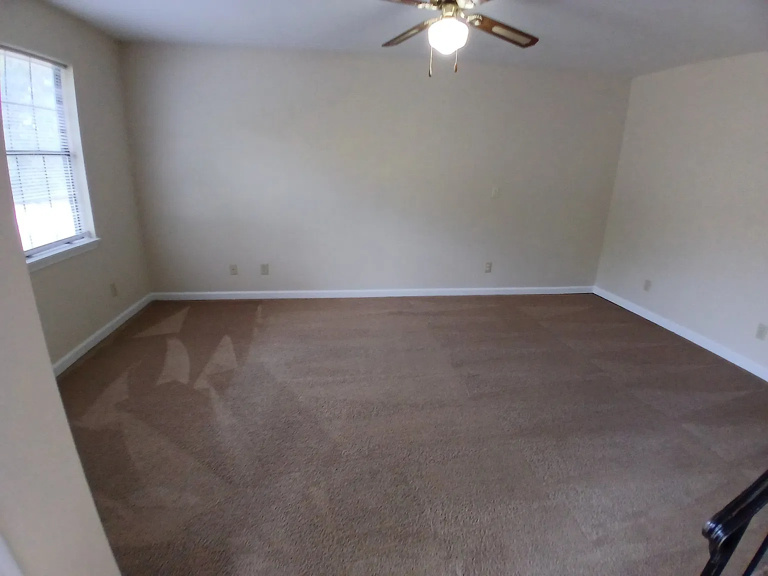 2 bed, 1.5 bath, $995 — Photo 2