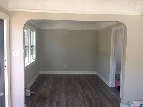 4th image of 1109 Blake Ave