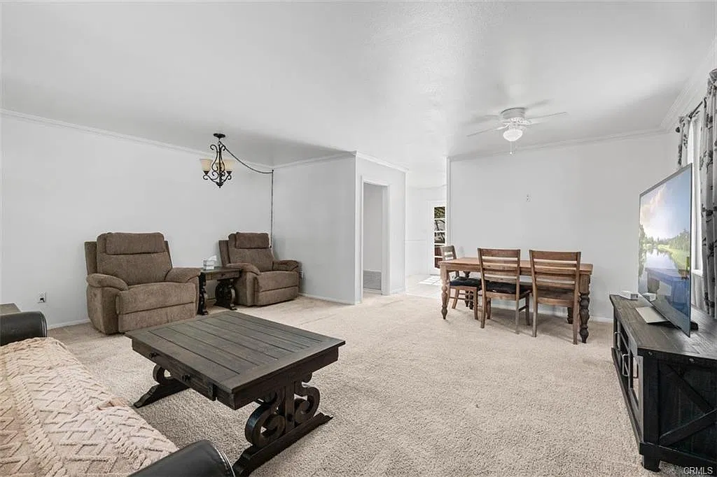 3 bed, 1400 sqft, $2,400 — Photo 4