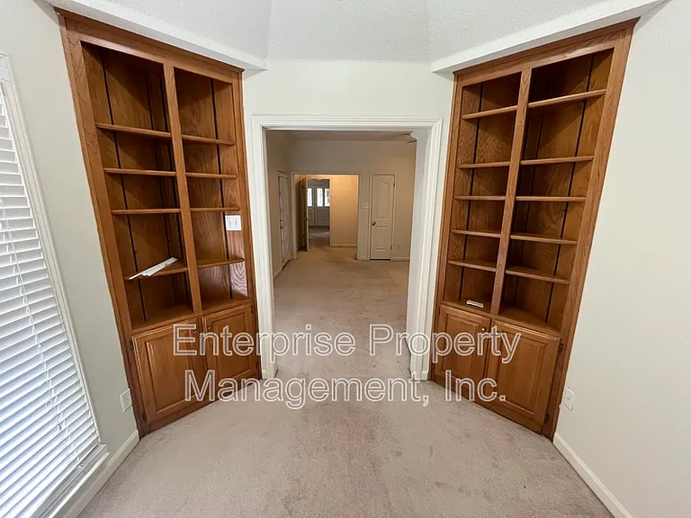 6700 N Kirby Oaks Cv — Photo 29