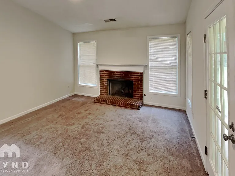 2494 Miller Oaks Cir — Photo 4