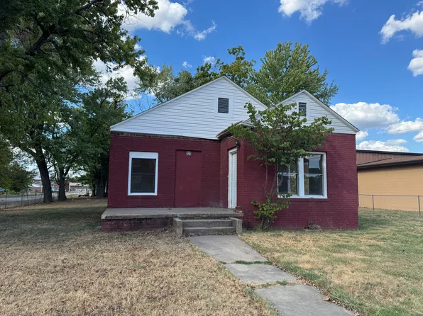 121 SW 3rd St, Spiro, OK 74959