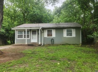 1912 SE Massachusetts Ave, Topeka, KS 66607