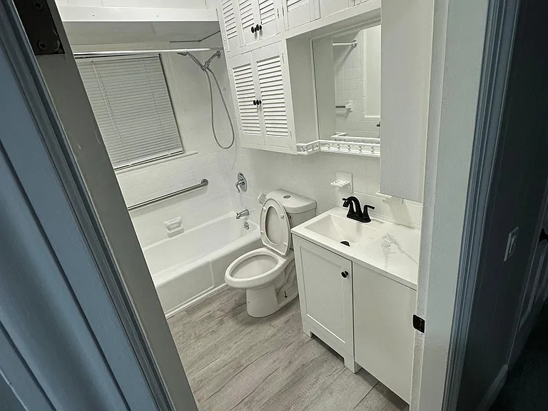 220 Madison St #1 — Photo 10