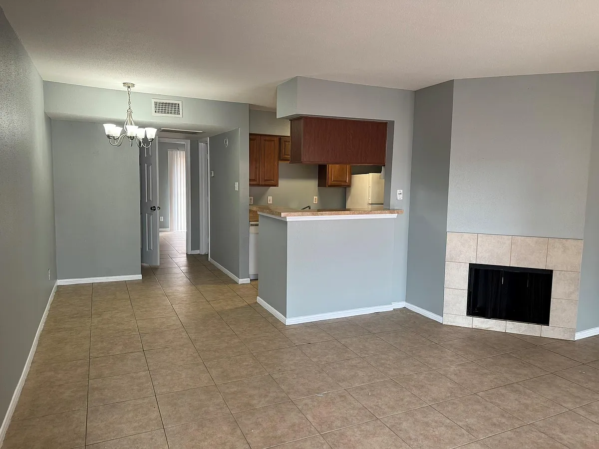 Building Photo - 10100 S Gessner Rd #106