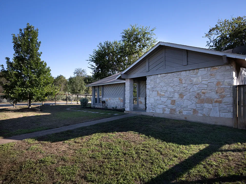 1101 Milford Way