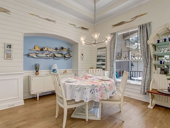 3rd image of 86056 Shelter Island Dr