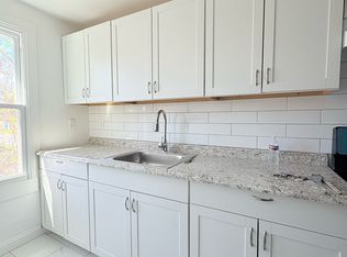 982 Pembroke St #2R, Bridgeport, CT 06608