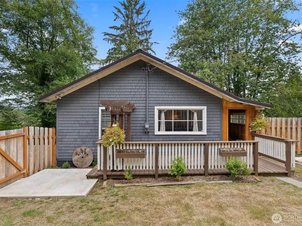 257 State Route 6, Raymond, WA 98577