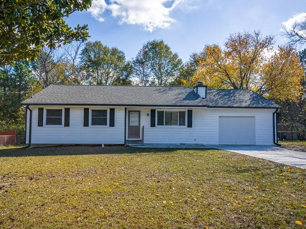 469 Village Run, Lawrenceville, GA 30046