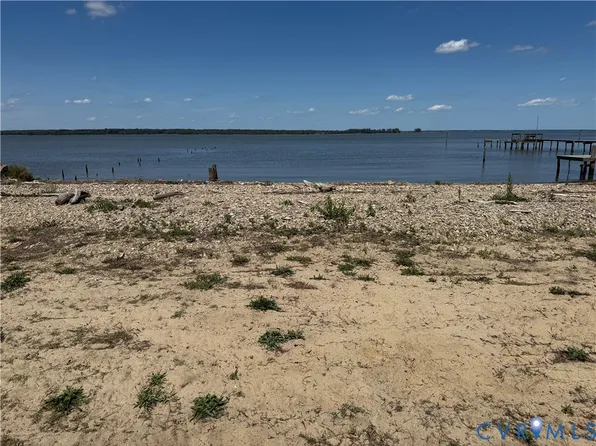 933 Pleasant Point Rd, Surry, VA 23883