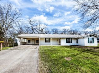 106 N Minden St, Madisonville, TX 77864